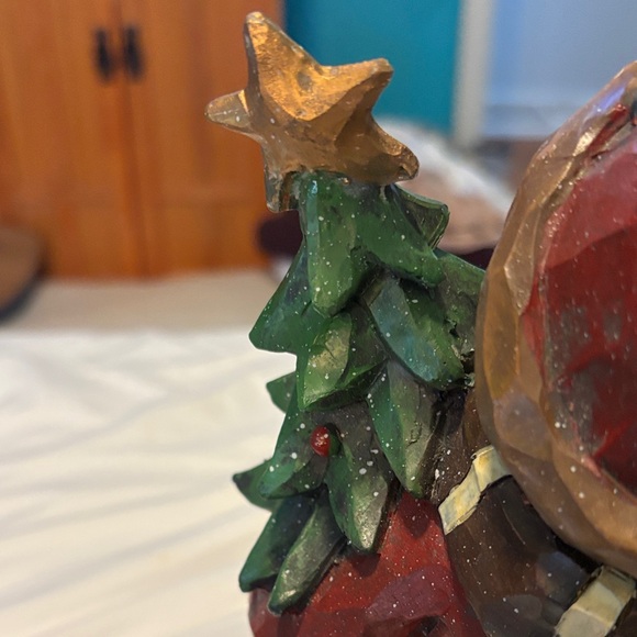 NWT-Festive Snowman Figurine with Christmas Tree - Picture 13 of 16